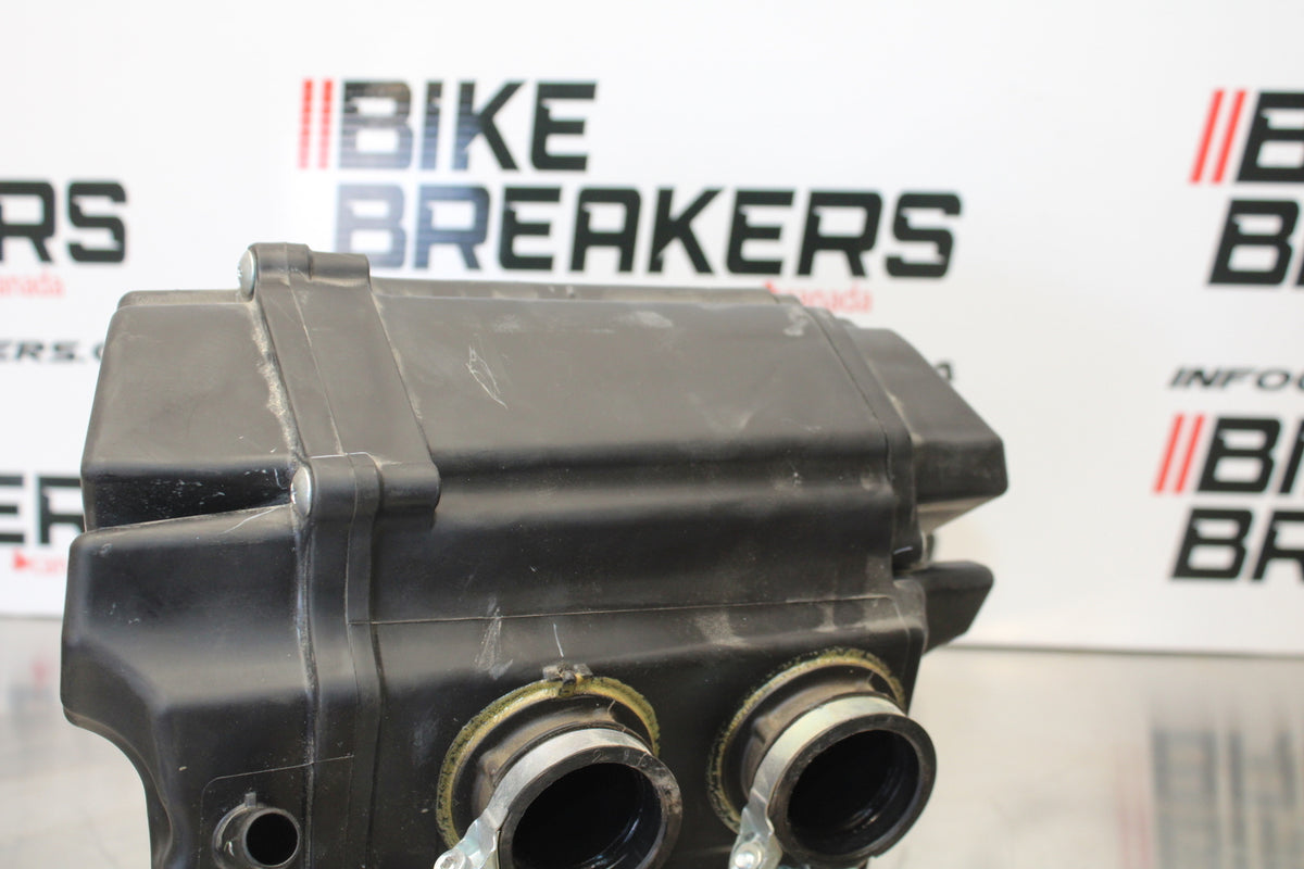 23 YAMAHA YZF R3 AIRBOX AIR INTAKE FILTER BOX BB147