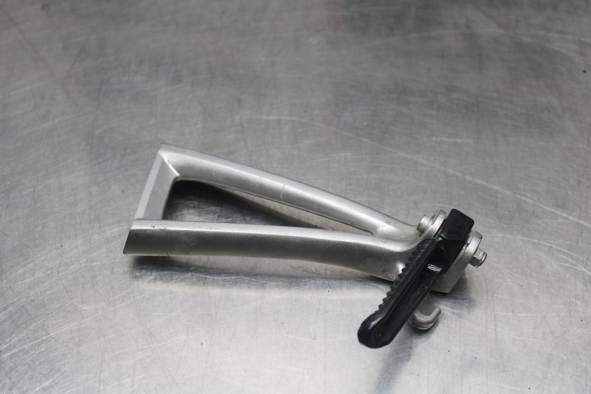 08-16 YAMAHA YZF R6 LEFT REAR BACK PASSENGER PEG BB798