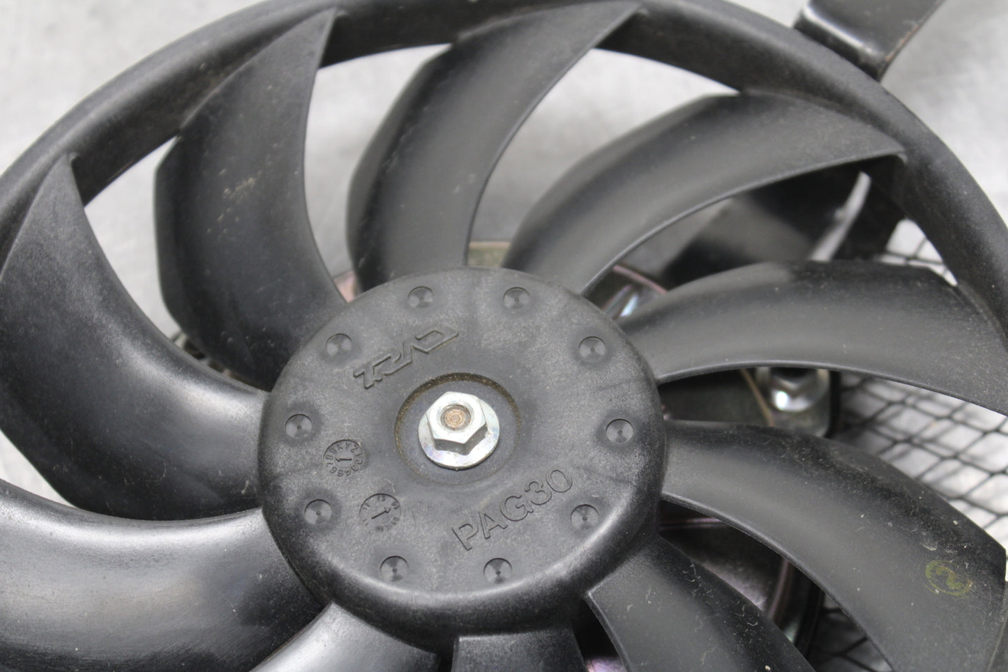 09 SUZUKI GSXR600 ENGINE RADIATOR COOLING FAN BB759