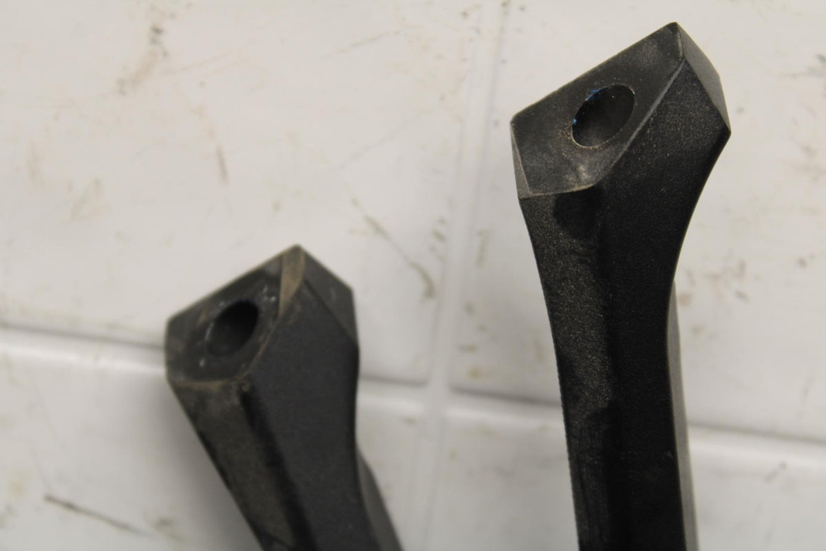 2015 Suzuki GSXR750 RIGHT REAR BACK PASSENGER PEG BB595
