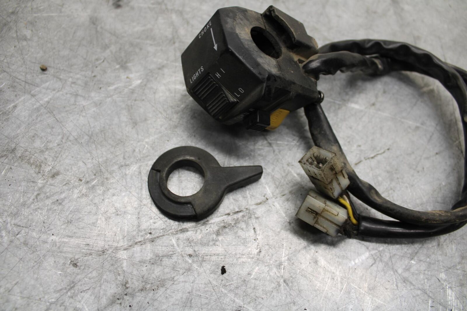 1993 Suzuki GSXR1100W LEFT CLIP ON HANDLE HORN SIGNALS SWITCH CHOKE BB46