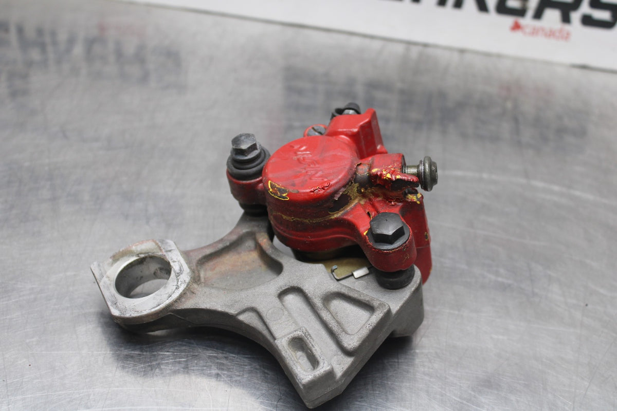 03-05 YAMAHA YZF R6  REAR BACK BRAKE CALIPER W MOUNT BRACKET BB793