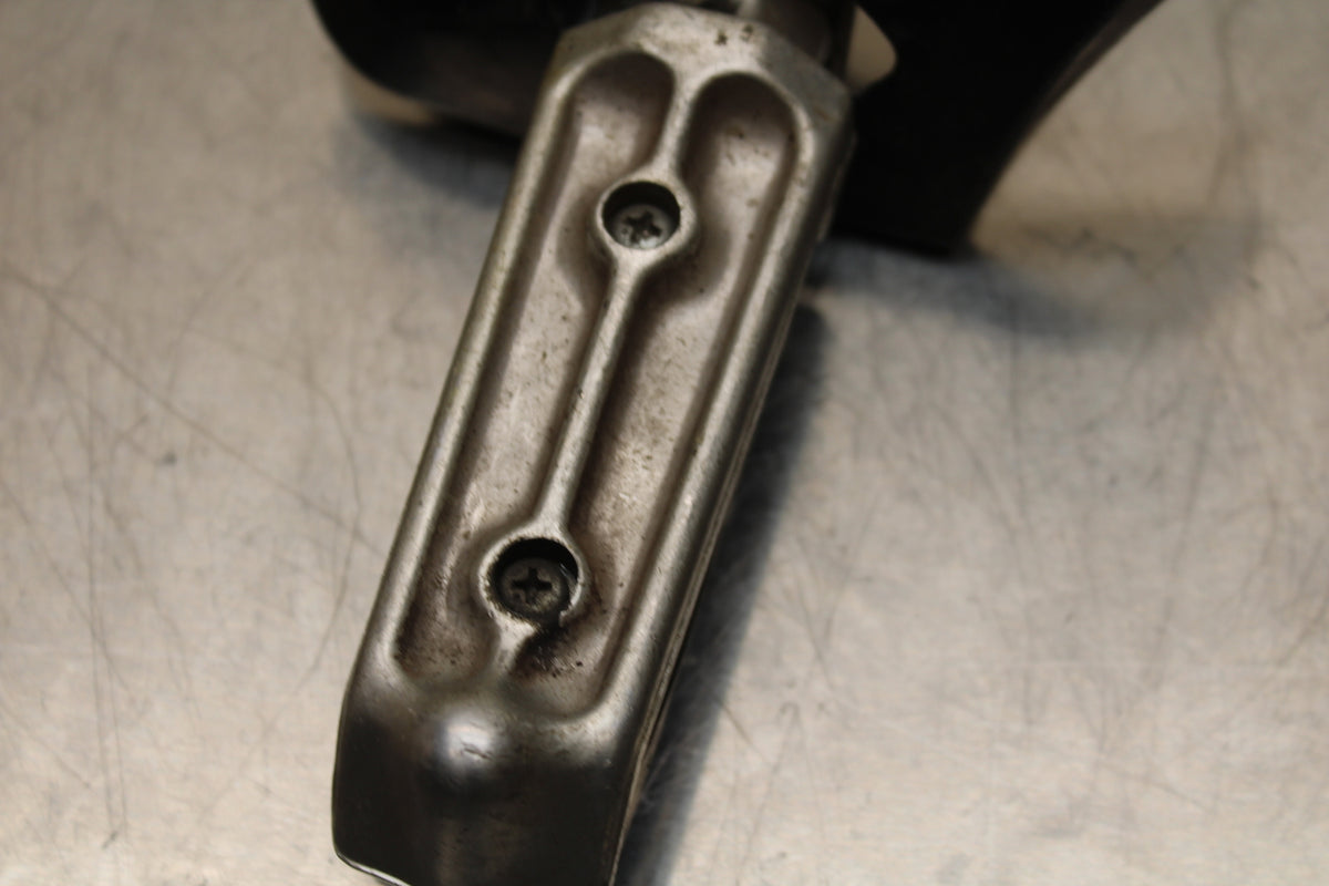 86 SUZUKI GS750ES FRONT FOOT RESTS PEGS STEPS SET PAIR BB140