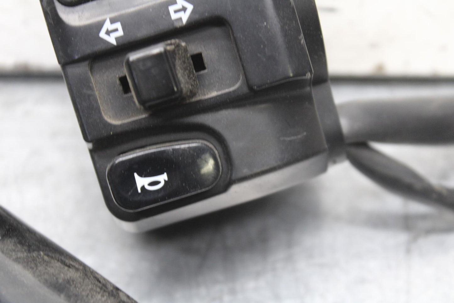 15-16 KAWASAKI EX300 LEFT CLIP ON HANDLE HORN SIGNALS SWITCH  BB635
