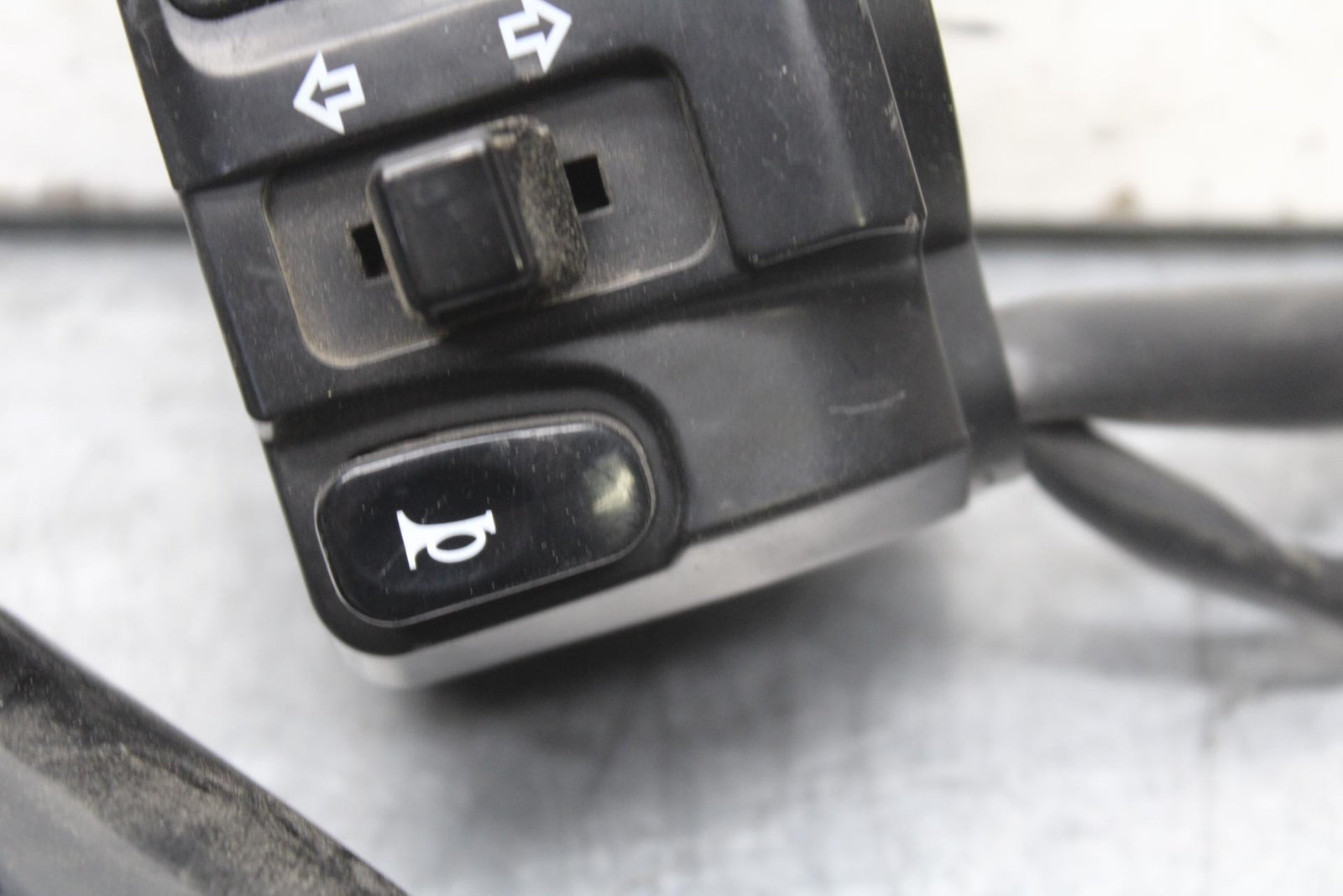 15-16 KAWASAKI EX300 LEFT CLIP ON HANDLE HORN SIGNALS SWITCH  BB635