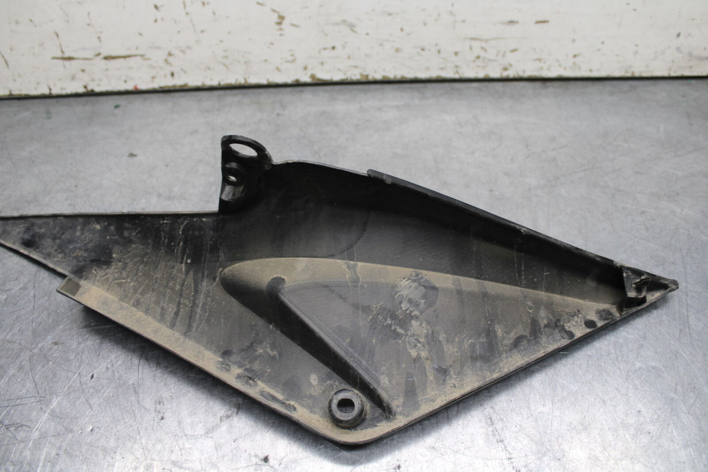 05-06 HONDA CBR600RR LEFT FRONT SIDE SEAT SADDLE PANEL TRIM COWL FAIRING BB739