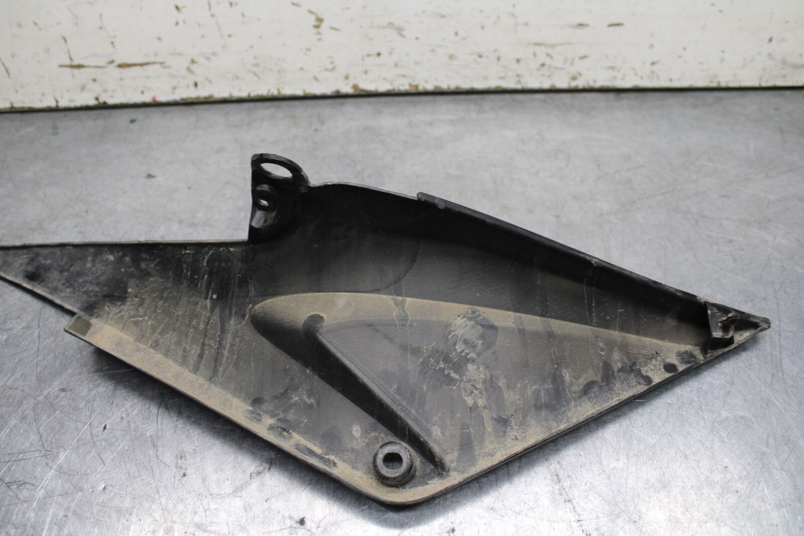 05-06 HONDA CBR600RR LEFT FRONT SIDE SEAT SADDLE PANEL TRIM COWL FAIRING BB739