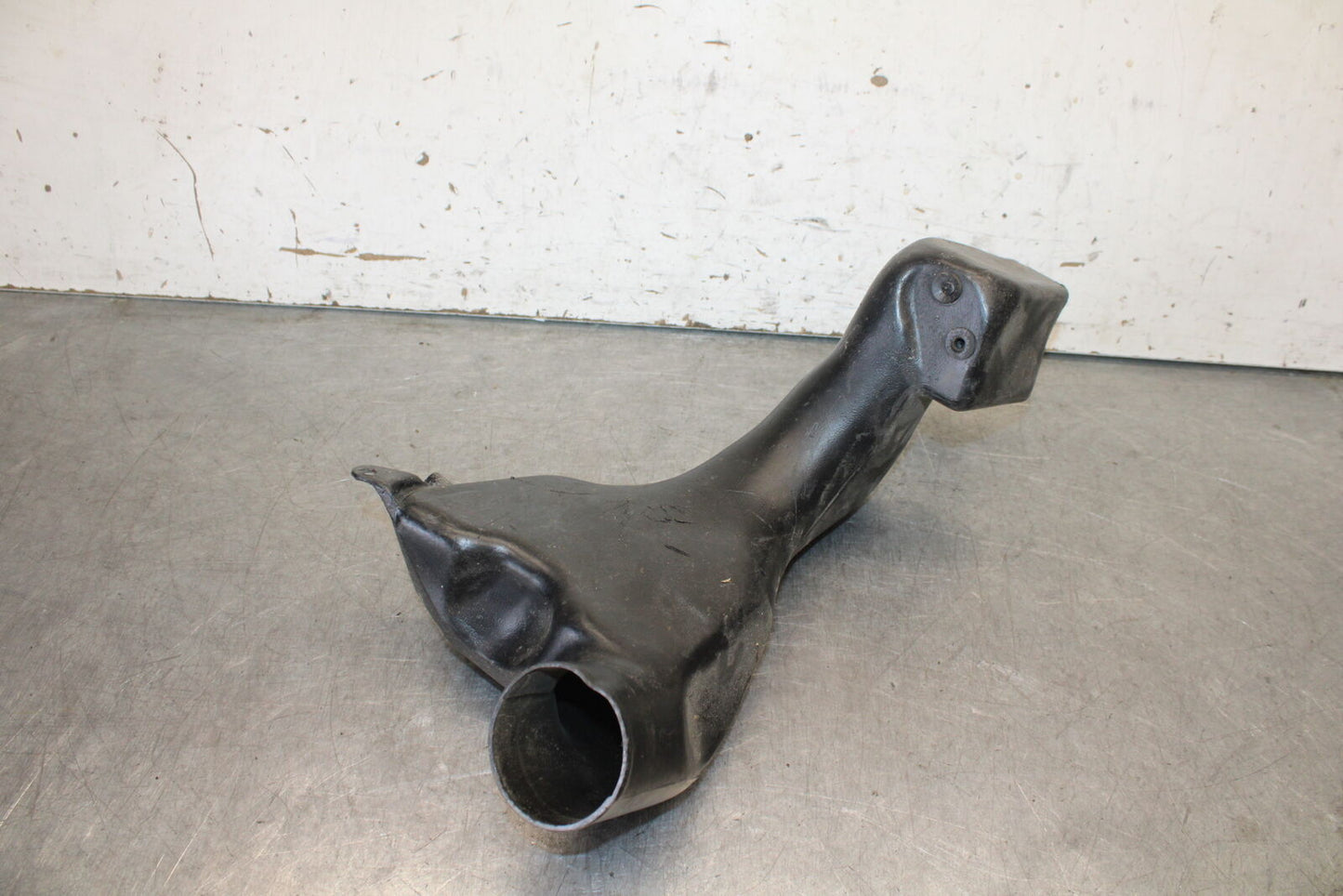 08-09 YAMAHA YZF R6S RIGHT RAM AIR INTAKE DUCT TUBE  BB690