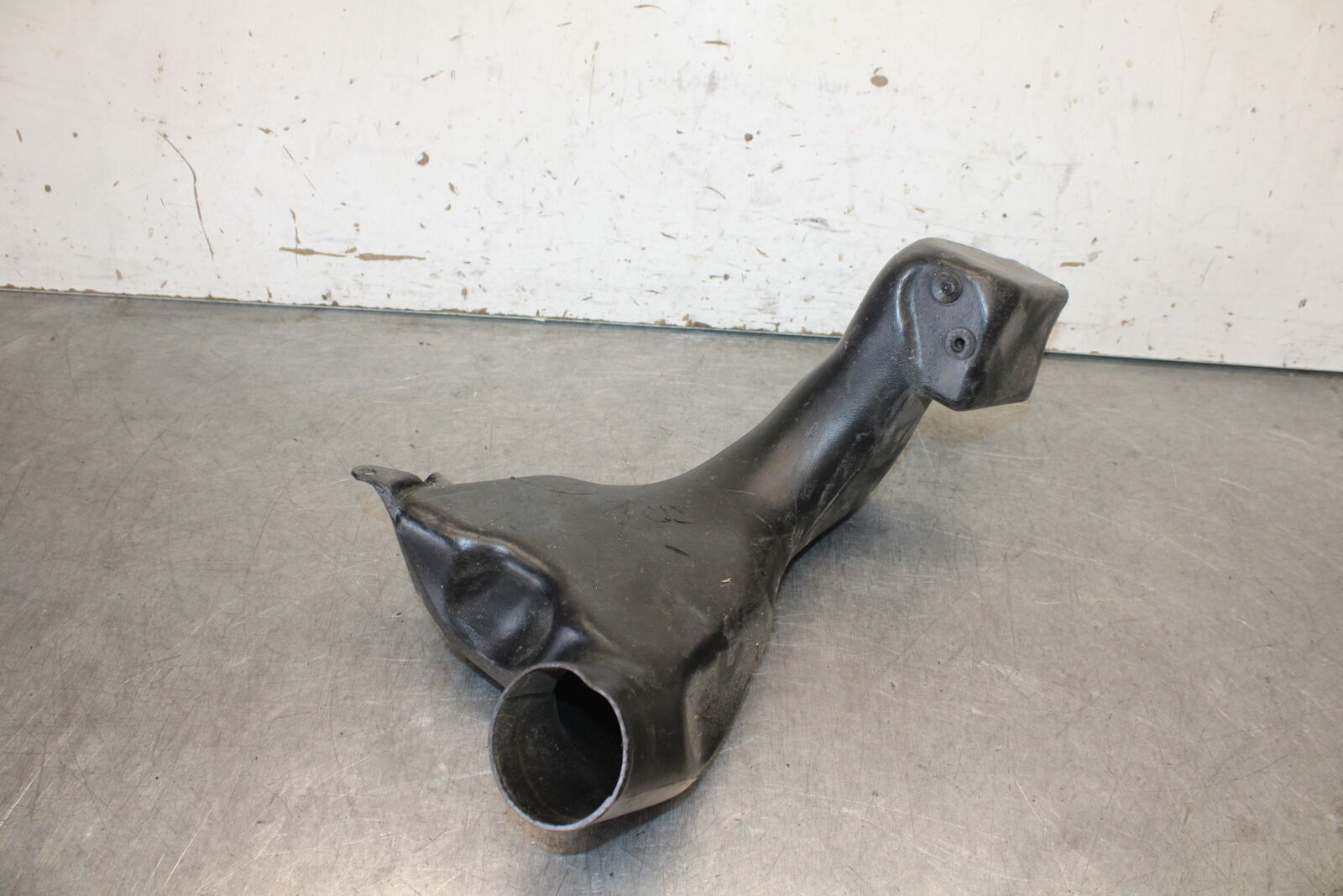 08-09 YAMAHA YZF R6S RIGHT RAM AIR INTAKE DUCT TUBE  BB690