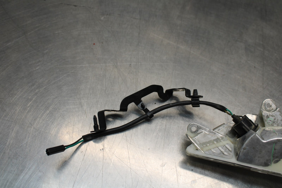 19-23 KAWASAKI NINJA ZX6R LEFT FRONT TURN SIGNAL LIGHT INDICATOR BB188