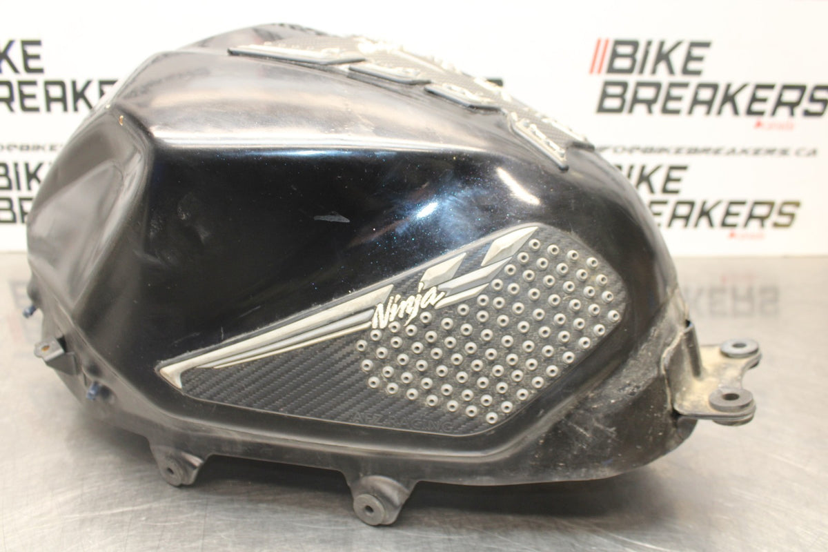 18-23 KAWASAKI NINJA 400 EX400 ABS GAS TANK FUEL CELL PETROL RESERVOIR BB795
