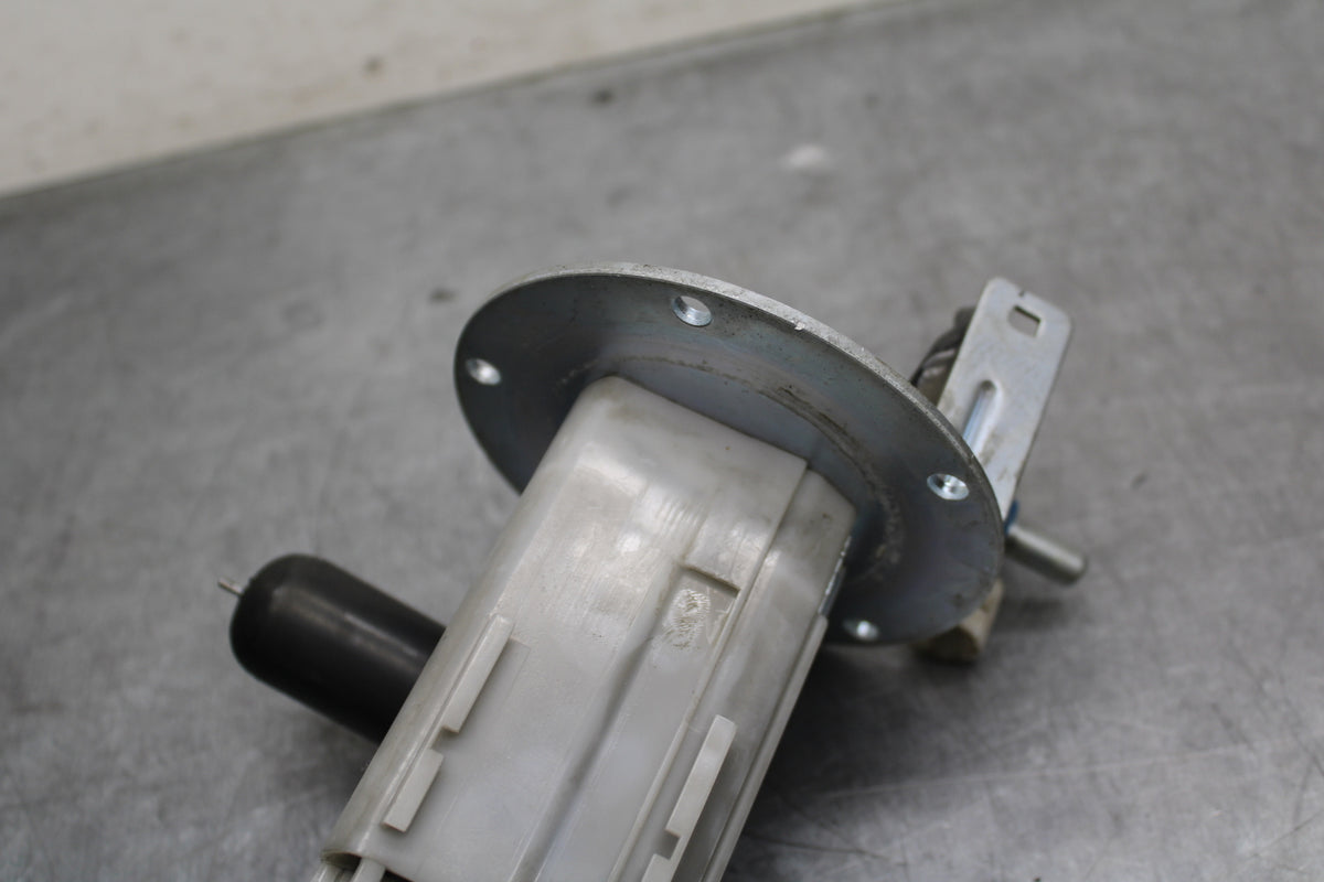 09-11 SUZUKI GSXR1000 FUEL PUMP GAS PETROL SENDER UNIT BB125