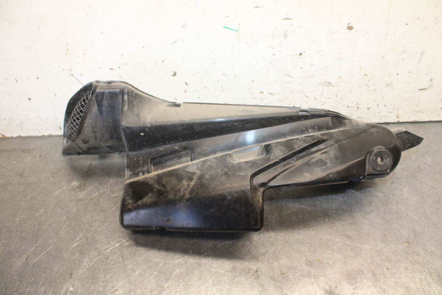 06-07 SUZUKI GSXR 600 LEFT RAM AIR INTAKE DUCT TUBE BB694