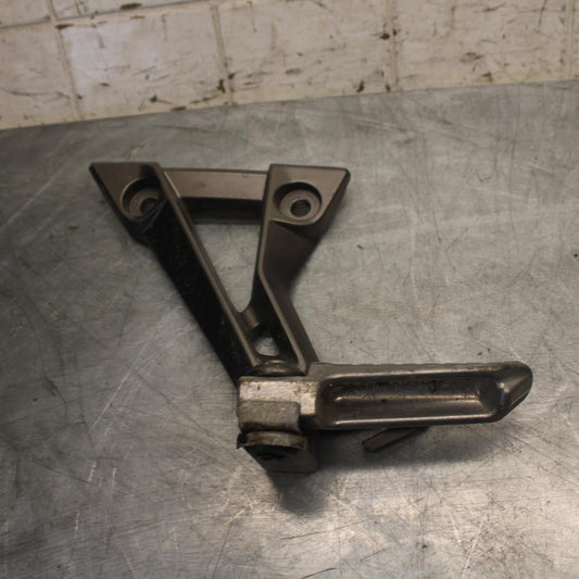 2015 Kawasaki Ninja 300 EX300B ABS LEFT REAR BACK PASSENGER PEG BRACKET BB518