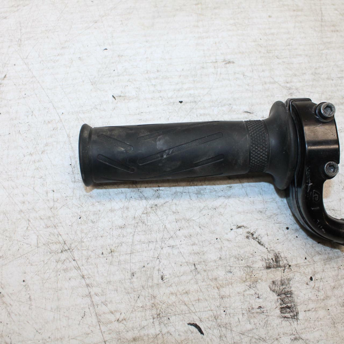 15 YAMAHA FZ09 THROTTLE CABLE LINE HOUSING GUIDE BB367
