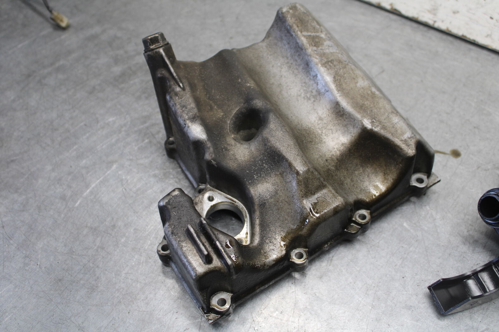 08-09 YAMAHA YZF R6S ENGINE MOTOR BOTTOM OIL PAN COVER  BB690