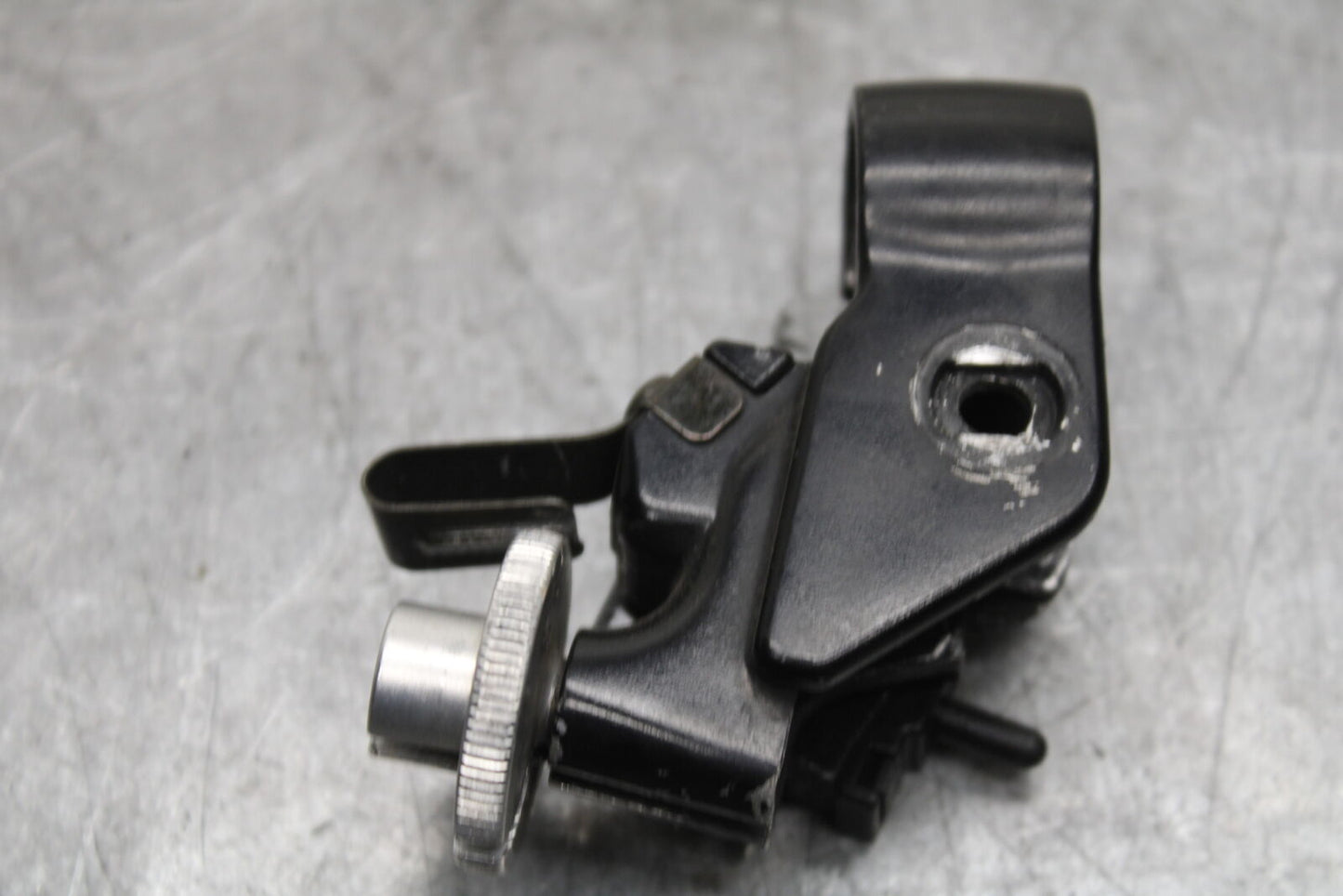 06 YAMAHA YZF R6 CLUTCH LEVER PERCH MOUNT BRACKET BB716