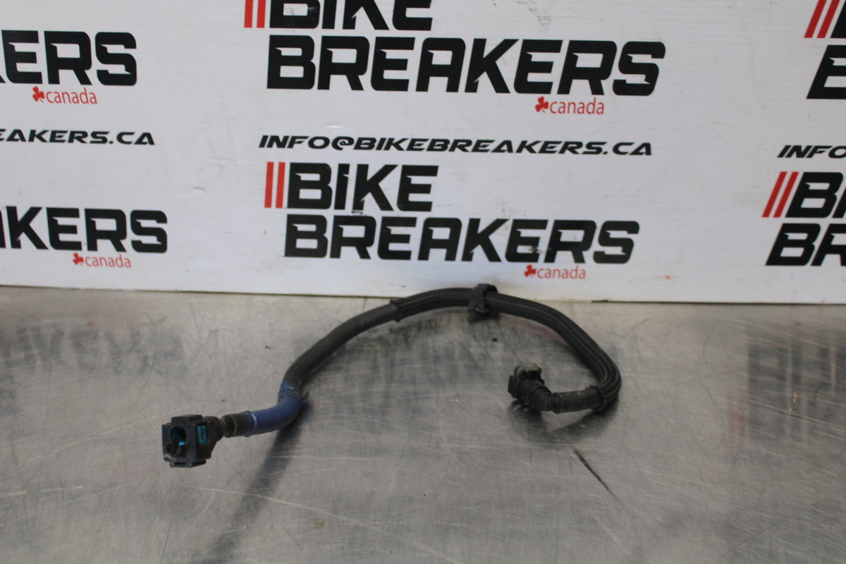 16 YAMAHA XSR900 FUEL HOSE GAS LINE TUBE PIPE BB786