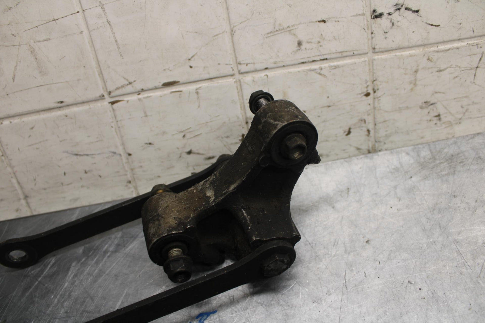 2003 Kawasaki Z1000 REAR DOGBONE SHOCK LINKAGE LINK 39007-1302 BB35