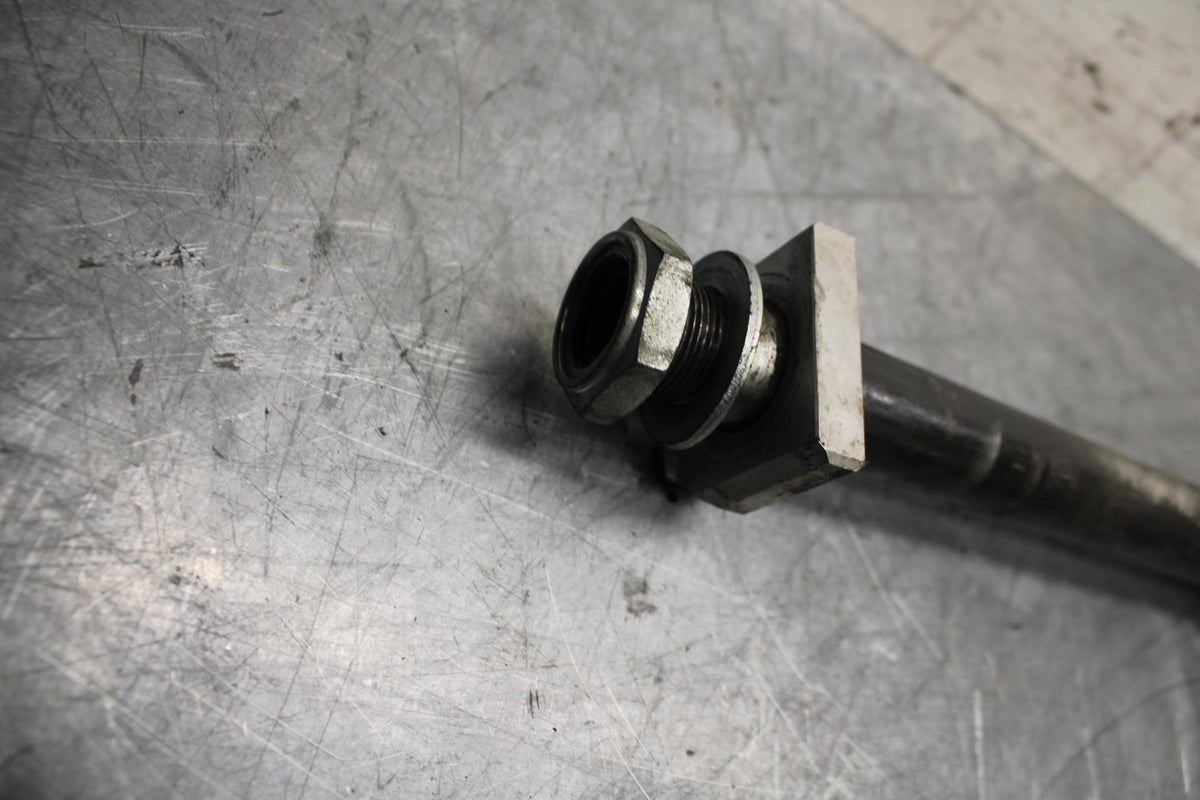 08-10 SUZUKI GSXR750 REAR AXLE BACK WHEEL RIM PIVOT BOLT AXEL 64711-49G00 bb476