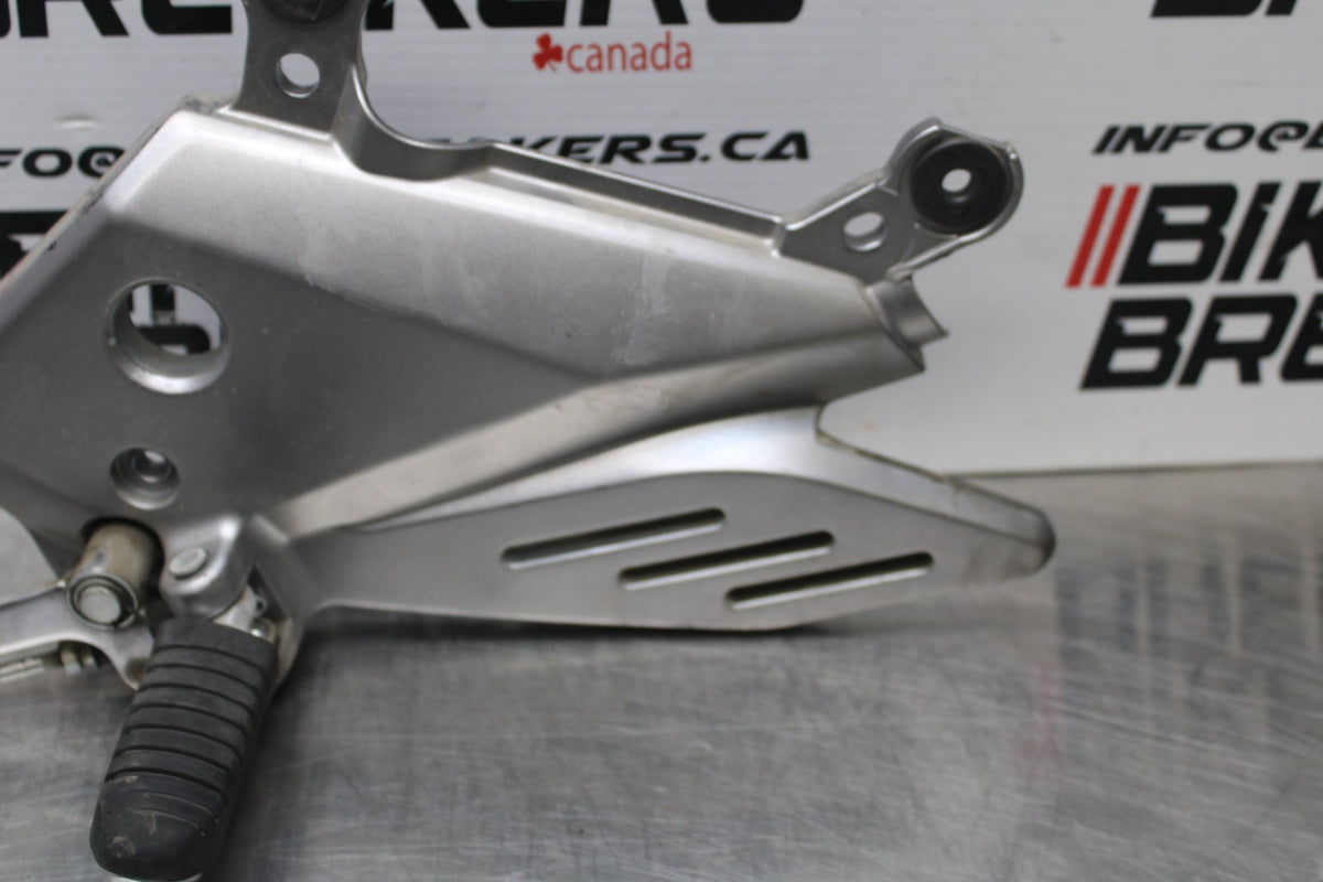 15 SUZUKI GW250F LEFT REARSET REAR SET FOOT PEG W SHIFTER BB789