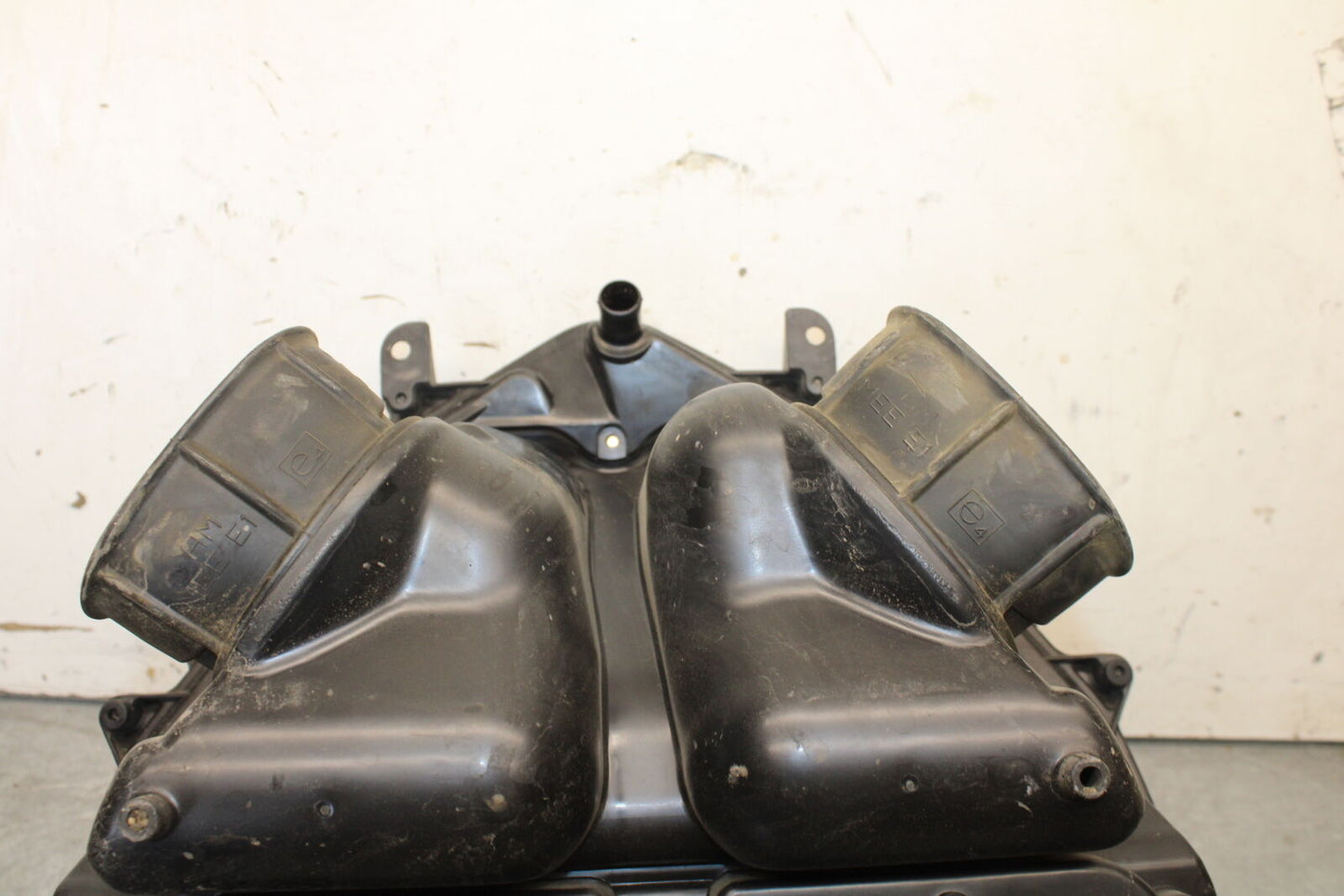 05-06 HONDA CBR600RR AIRBOX AIR INTAKE FILTER BOX  BB655