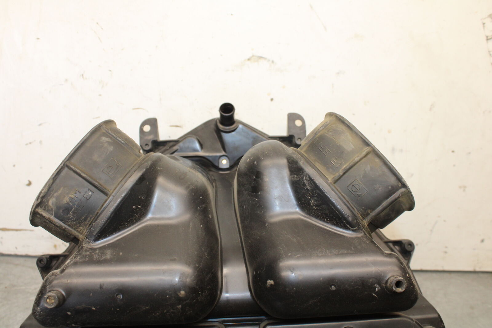 05-06 HONDA CBR600RR AIRBOX AIR INTAKE FILTER BOX  BB655