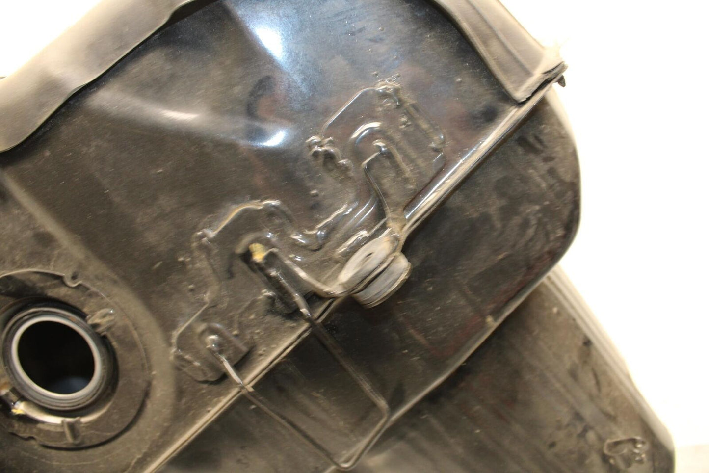 2001 Honda ST1100 GAS TANK FUEL CELL PETROL RESERVOIR BB77