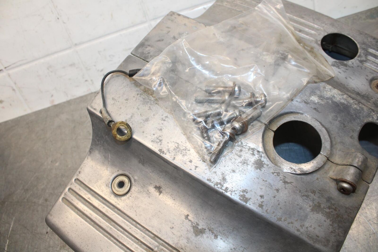 75 SUZUKI GT 550  RAM AIR INTAKE DUCT COVER BB72