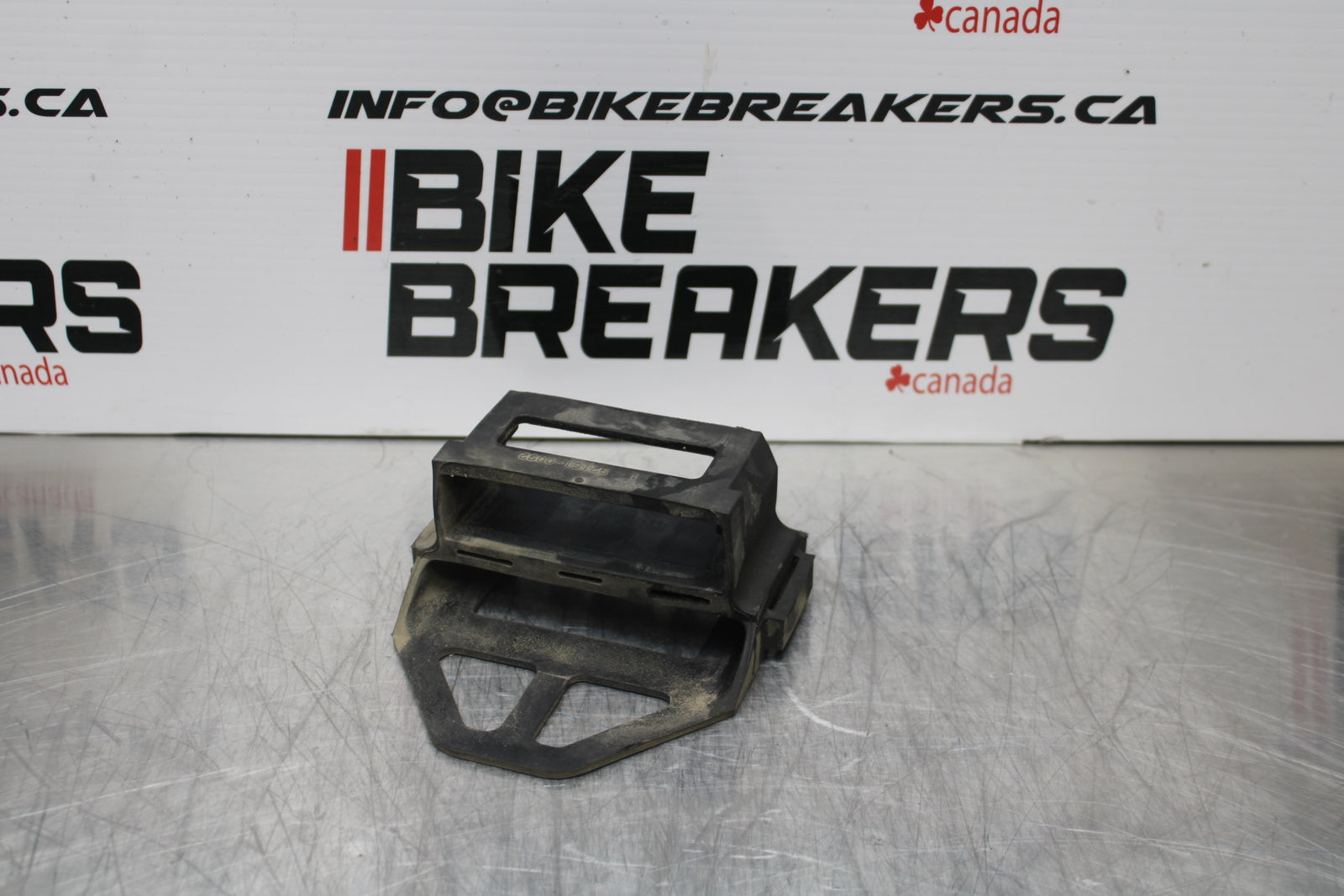 04-05 KAWASAKI NINJA ZX10R ECU ECM RELAY HOLDER BRACKET BB163