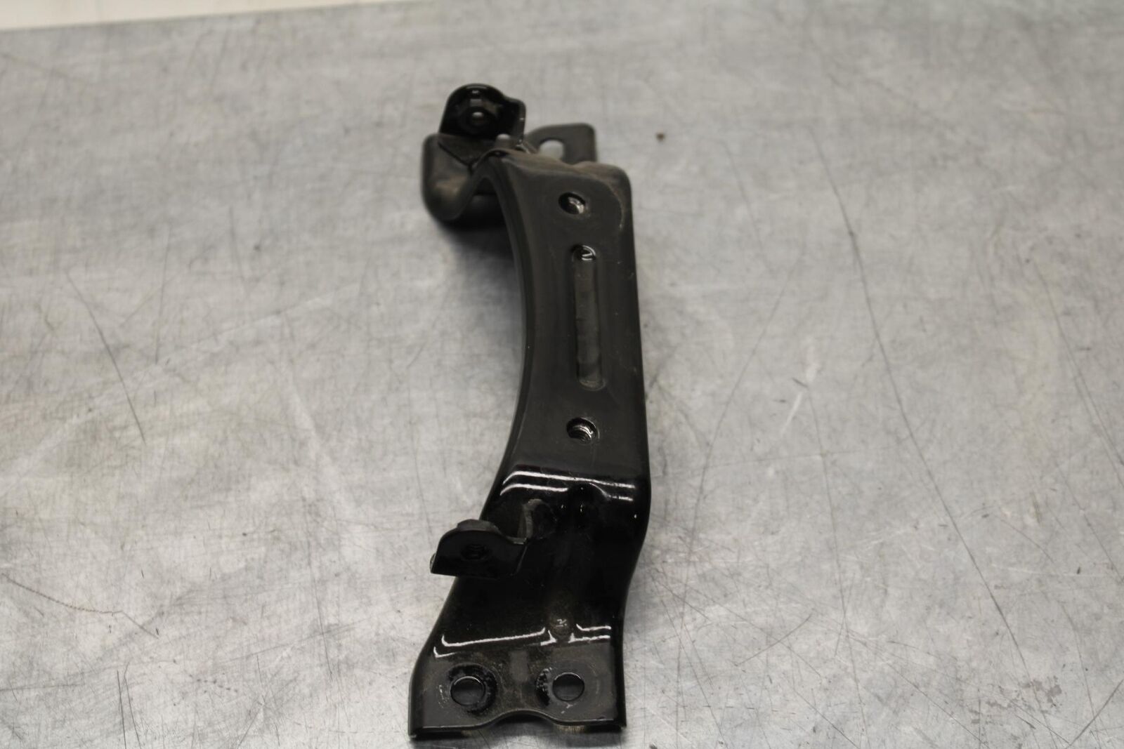 20 KAWASAKI Z400 ER400 ABS GAS TANK FUEL CELL RESERVOIR BRACKET MOUNT BB586