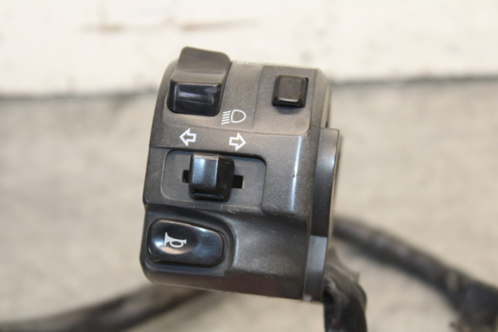 03-04 KAWASAKI NINJA ZX6RR LEFT CLIP ON HANDLE HORN SIGNALS SWITCHES BB684