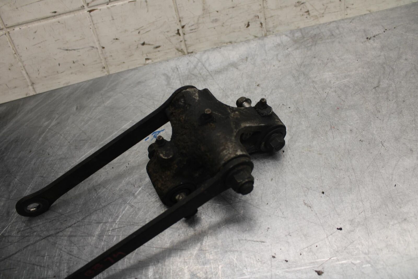 2003 Kawasaki Z1000 REAR DOGBONE SHOCK LINKAGE LINK 39007-1302 BB35