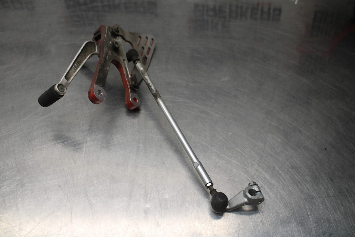05 YAMAHA YZF R6 LEFT REARSET REAR SET DRIVER FOOT PEG REST STOP BB858