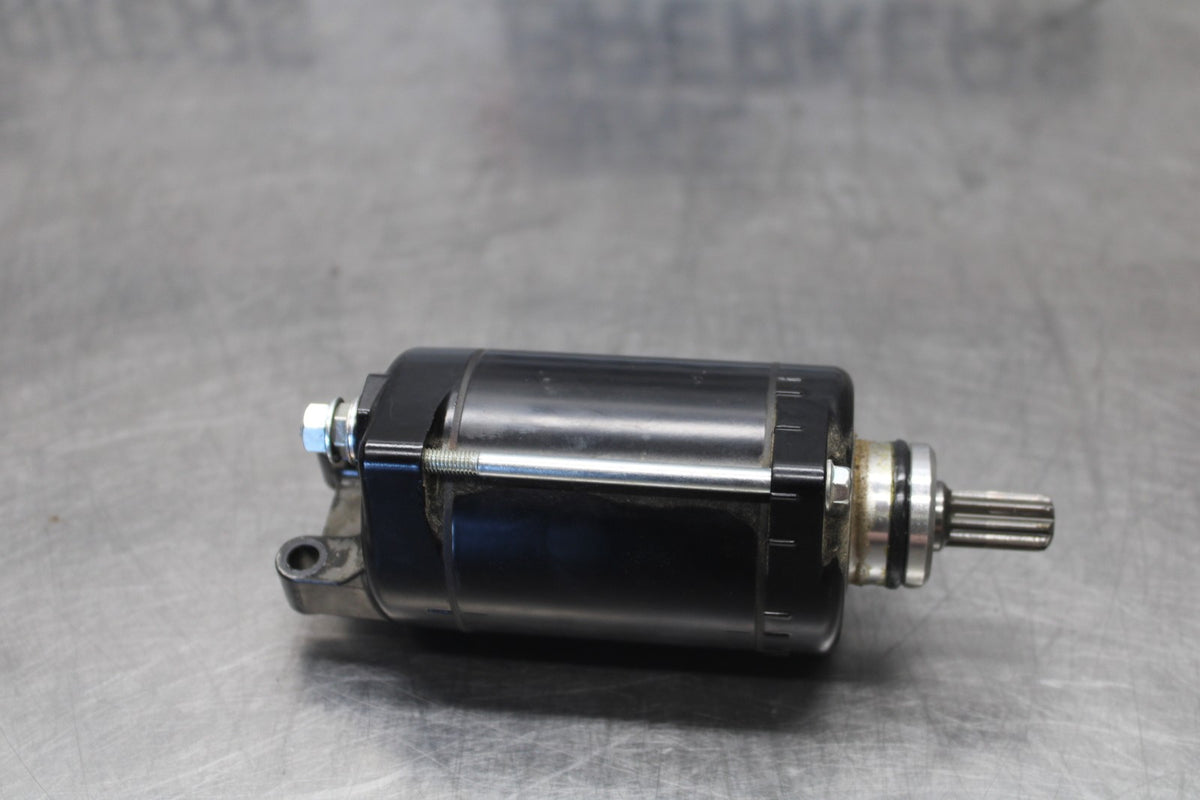 25 KAWASAKI Z900 ENGINE STARTING STARTER MOTOR -DC 12V BB928