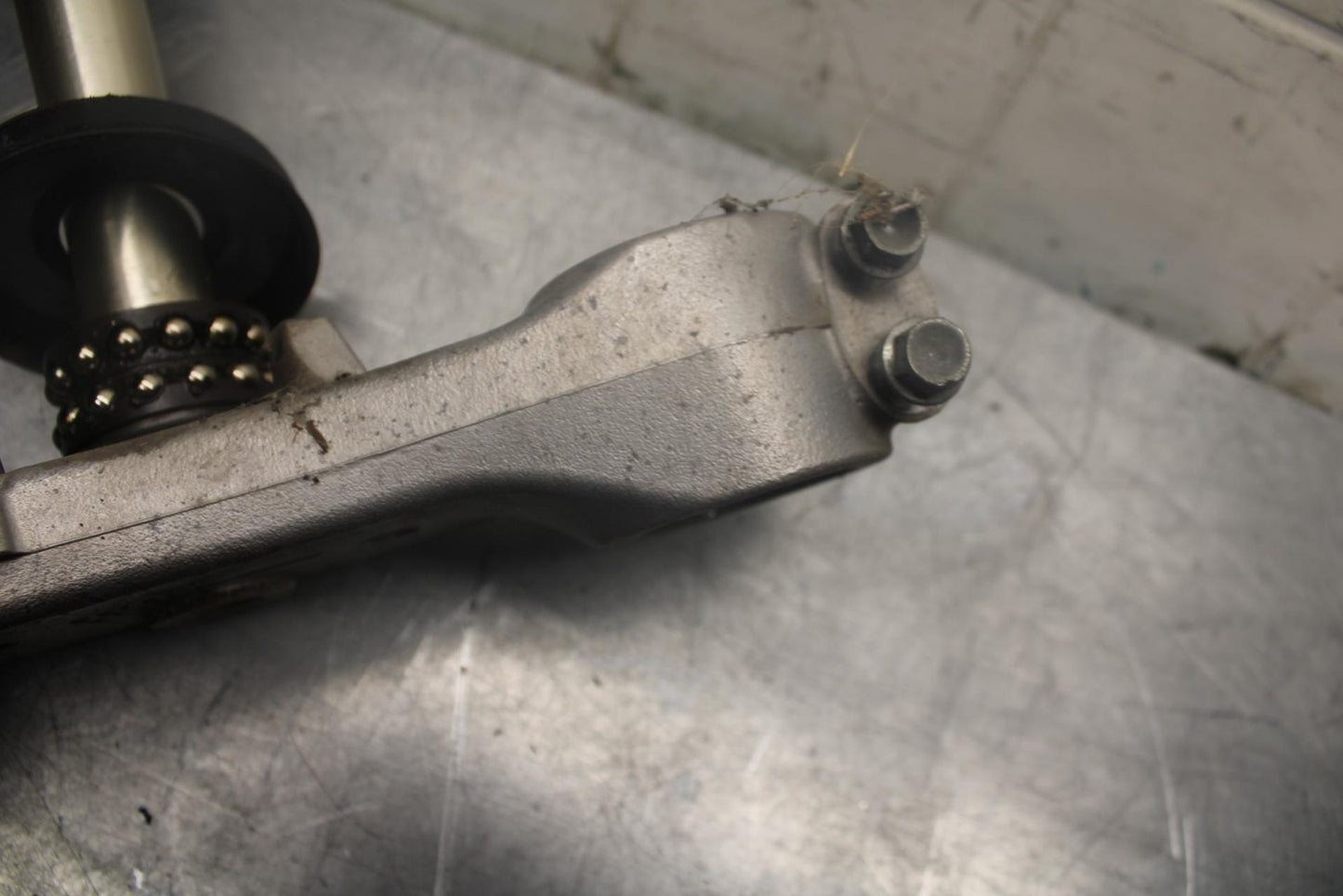 97-98 SUZUKI GSXR 600 SRAD FRONT FORKS CLAMP LOWER TRIPLE TREE STEM BB455