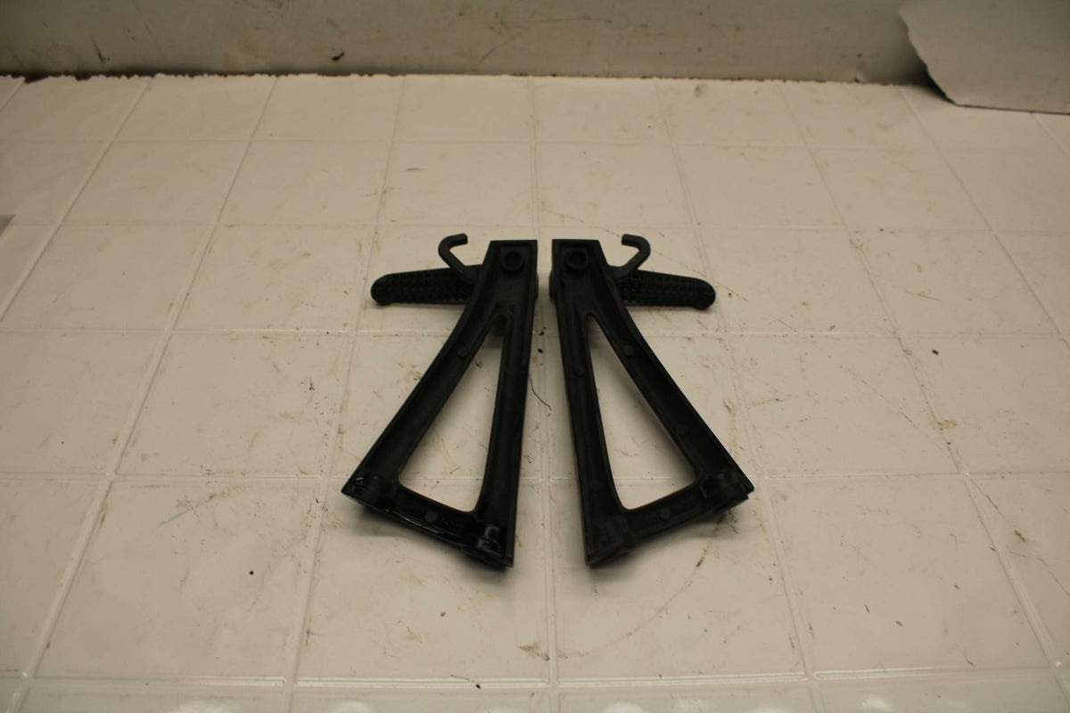 08-16 YAMAHA YZF R6 REAR BACK PASSENGER PEG SET PAIR BB406