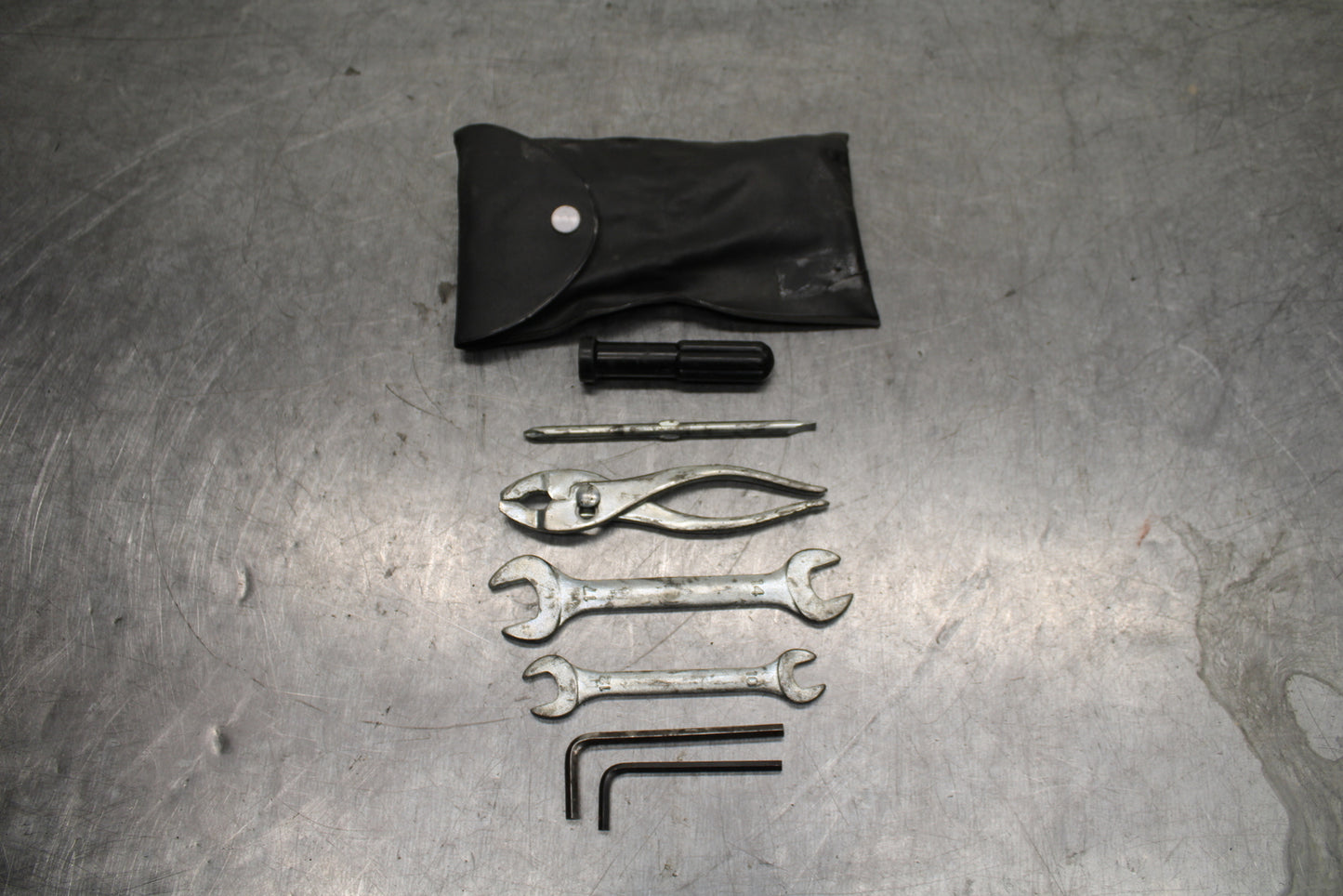 08-10 SUZUKI GSXR 600 STOCK TOOLS OEM TOOL BAG KIT SET BB130