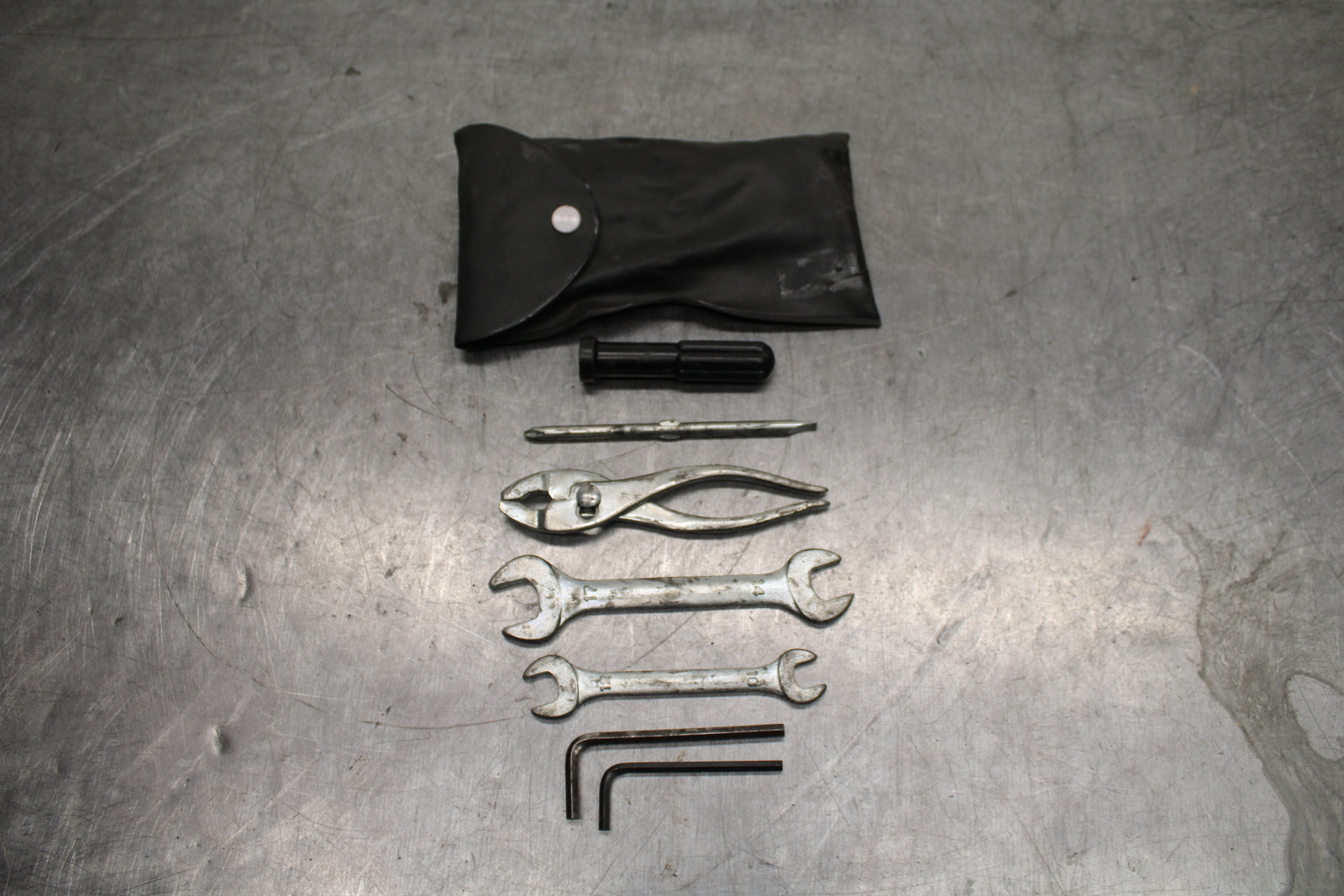08-10 SUZUKI GSXR 600 STOCK TOOLS OEM TOOL BAG KIT SET BB130