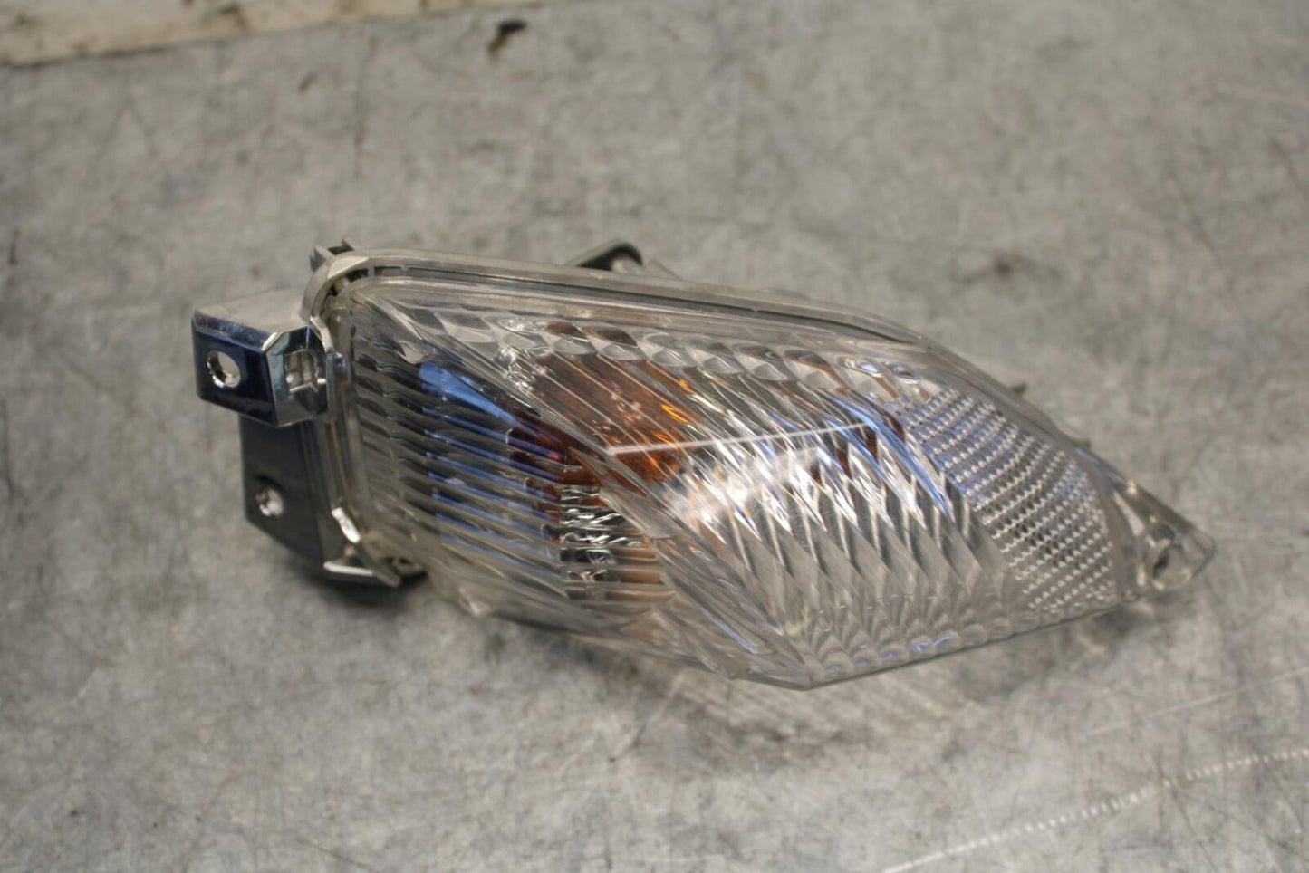11-23 SUZUKI GSXR 750 RIGHT REAR BACK TURN SIGNAL LIGHT INDICATOR BB54