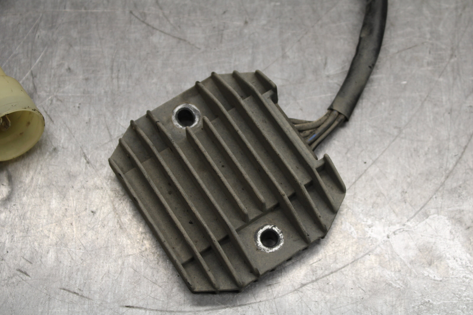 00-02 KAWASAKI NINJA ZX6R RECTIFIER VOLTAGE REGULATOR BB750