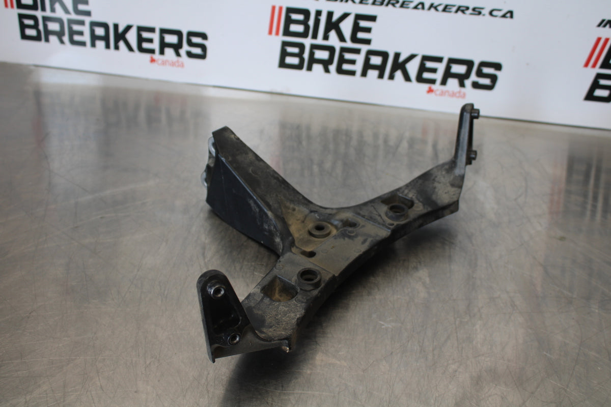 05-06 HONDA CBR600RR OEM UPPER FAIRING MIRROR GAUGES STAY BRACKET BB159