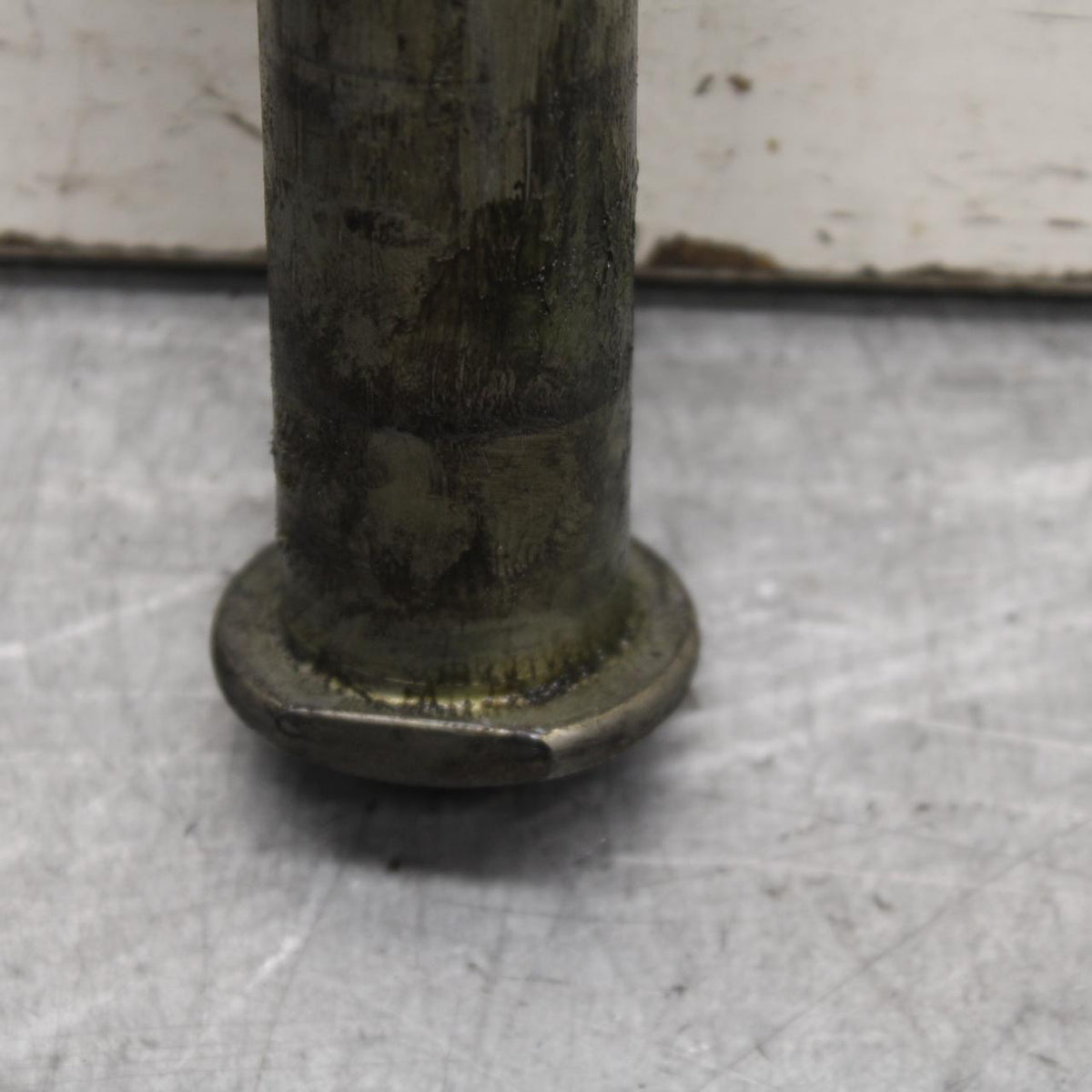 06-07 SUZUKI GSXR750 REAR AXLE BACK WHEEL RIM PIVOT BOLT AXEL 64711-49G10 BB645