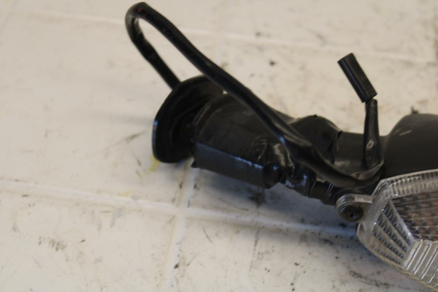 06-07 SUZUKI BANDIT 1200S ABS FRONT LEFT RIGHT TURN SIGNALS LIGHT BB21