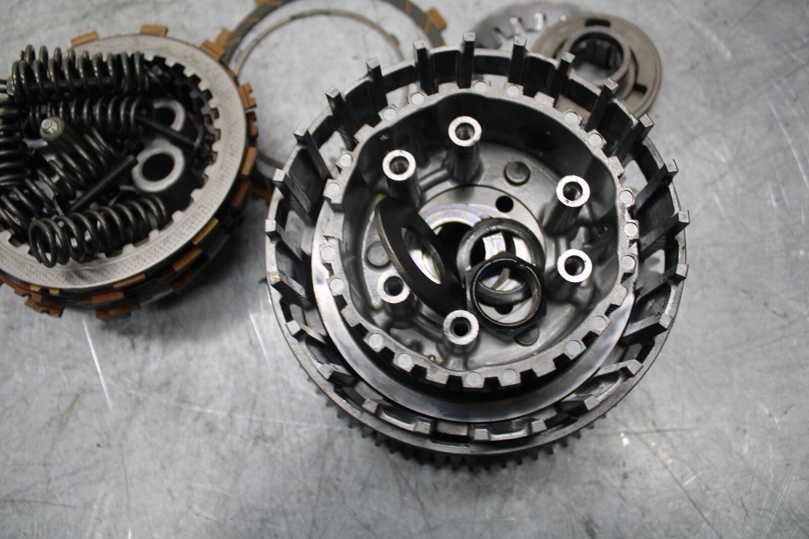 2007 Suzuki GSXR600  CLUTCH W PLATES BASKET HUB 21200-01820 21410-41G10 BB540 