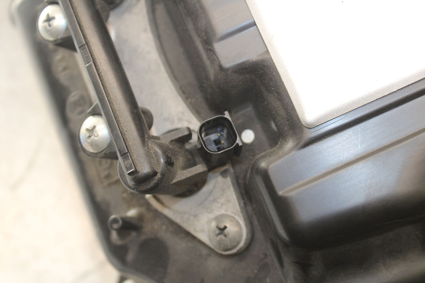 09-12 KAWASAKI NINJA ZX6R AIRBOX AIR INTAKE FILTER BOX 11010-0198 BB698