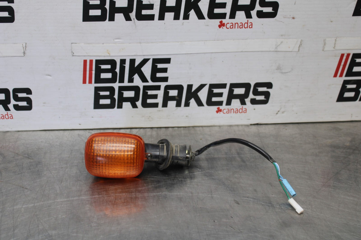 98-05 HONDA SUPER HAWK 1000 VTR1000F RIGHT FRONT TURN SIGNAL LIGHT  BB924