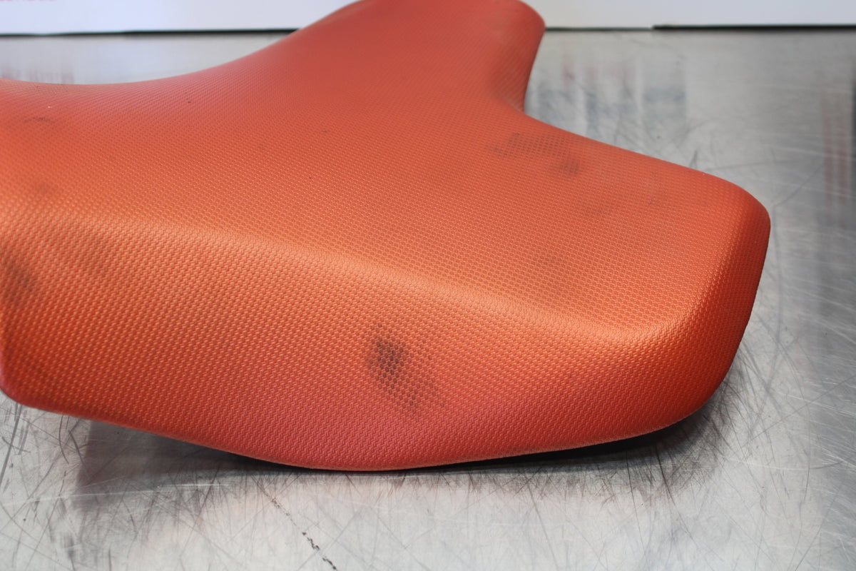 07 KAWASAKI Z1000 FRONT DRIVERS SEAT PAD SADDLE PILLION BB148