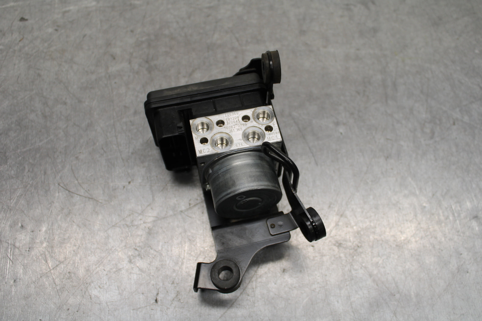19-23 KAWASAKI NINJA ZX6R ABS PUMP UNIT MODULE BB749