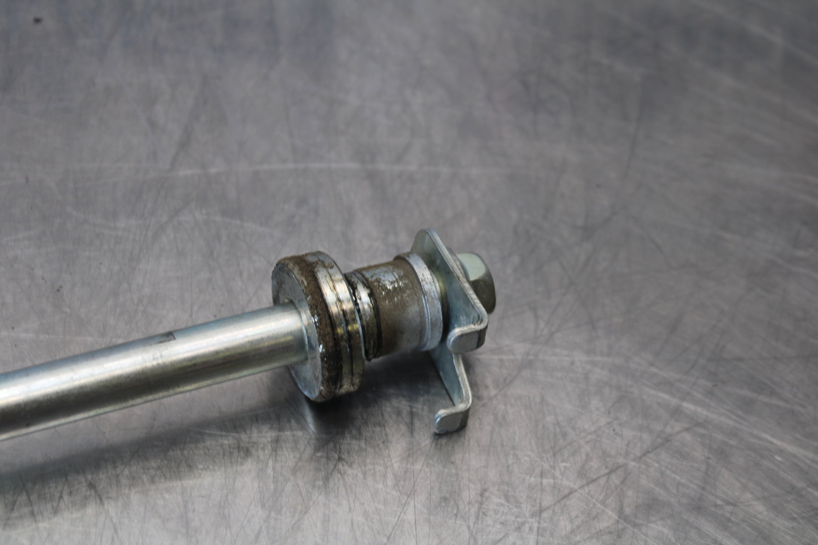 09-15 YAMAHA FZ6R REAR AXLE BACK WHEEL RIM PIVOT BOLT AXEL BB161